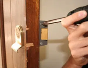 Locksmith Store Chicago, IL 312-288-7680 - change-locks-service